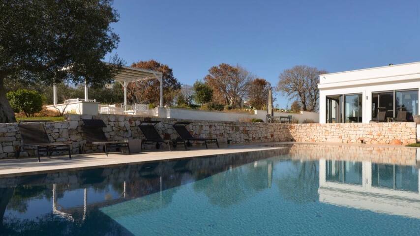 Stunning property with panoramic view gallery image 4