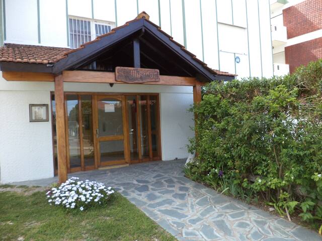 Villa Gesell  Alquiler Temporada 2020 depto  2 amb