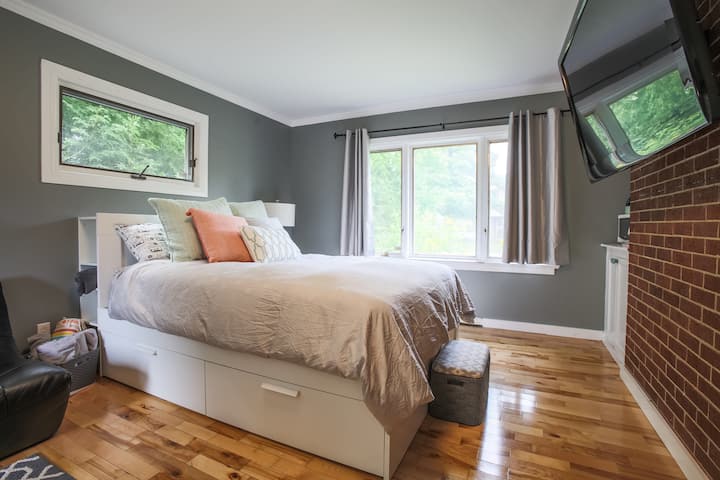 Cozy Oasis 1 within the Ottawa Core