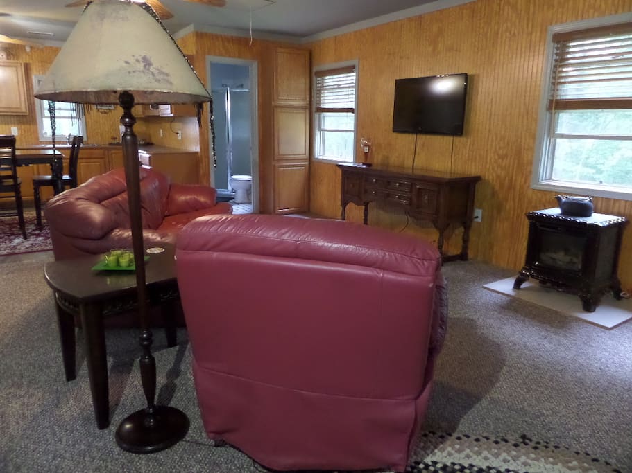 Large, open common areas that can easily accommodate an air mattress