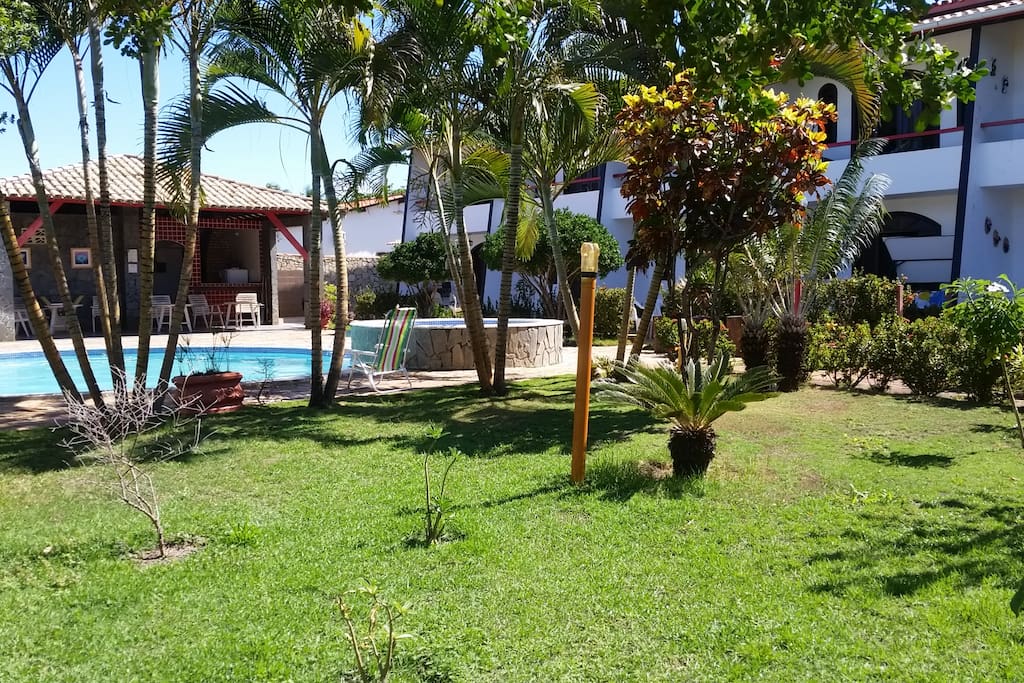 Fachada vista jardim