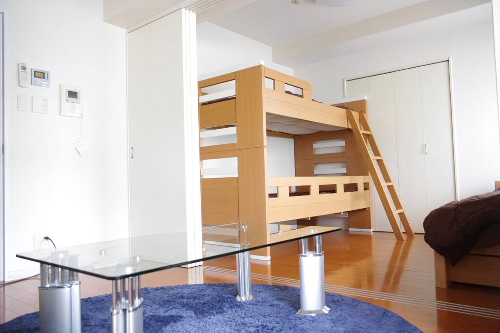 Spacious living room, two-stage bets equipped