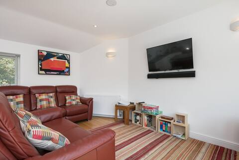 Popular Airbnb listing: Luxury 3 bedroom apartment - fabulous views in Calderdale