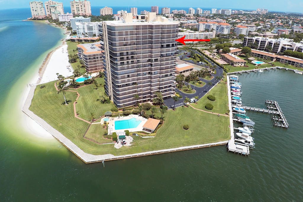 Enjoy breathtaking panoramic views from the sixteenth floor