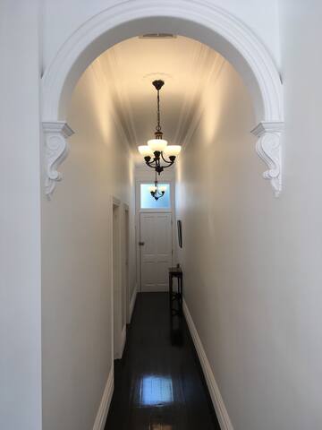 Beautiful renovated Victorian Cottage gallery image 3
