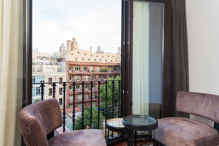 Superior Apartment with views to La Pedrera