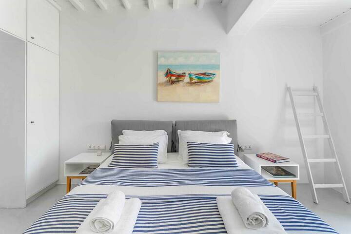 Waterfront Dream Villa gallery image 2