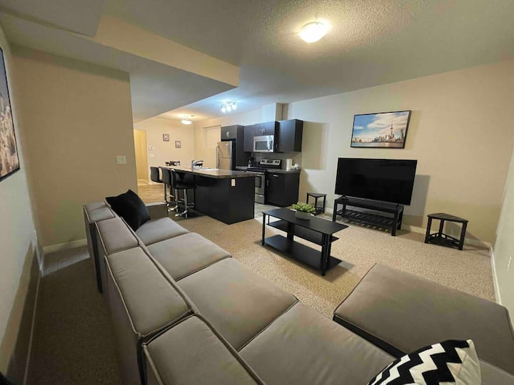 Lovely 2 Bedroom unit in Harbour Landing, Regina Houses for Rent in Regina, Saskatchewan