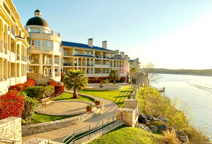 Relaxing Moments Getaway at Lake Travis Island TX