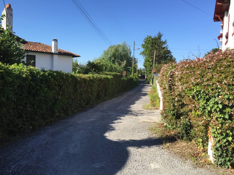 Situé au calme au fond d'une impasse privée