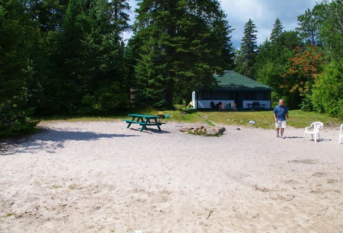 Immaculate Beach - Boats included - PRIVATE*