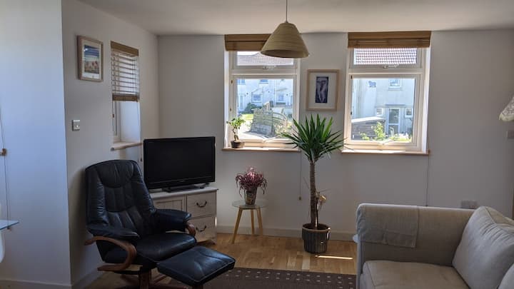 Spacious St Ives Apartment With Free Parking - St Ives
