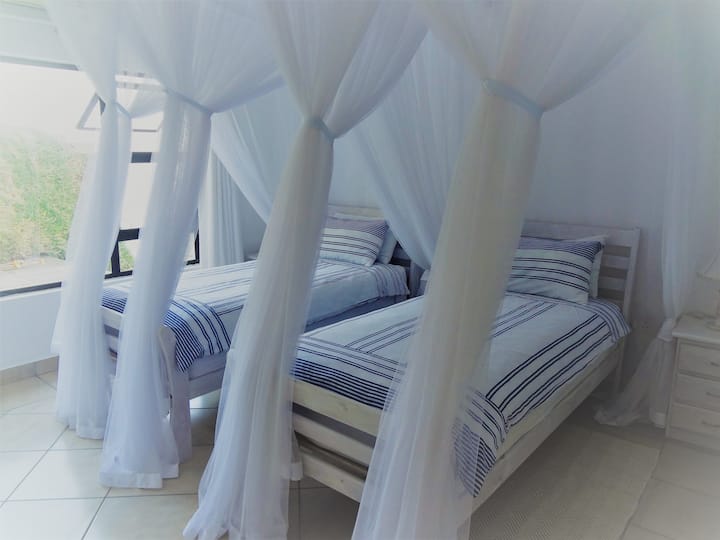 Chumba cha kulala cha 4 Twin bedroom Villa Shebali