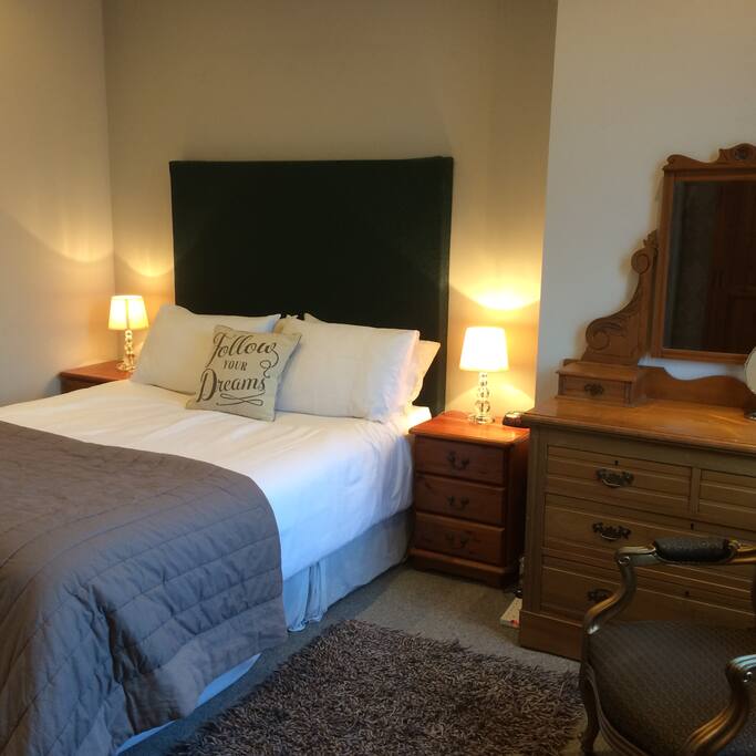 Kingsize bed