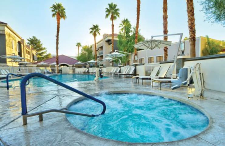 2BR Las Vegas Resort Suite