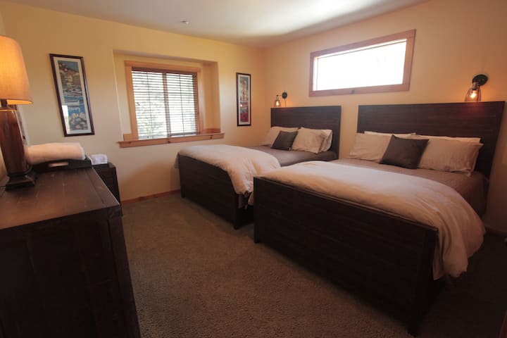 The double queen suite sleeps two or four comfortably and shares a bathroom with the single queen suite.