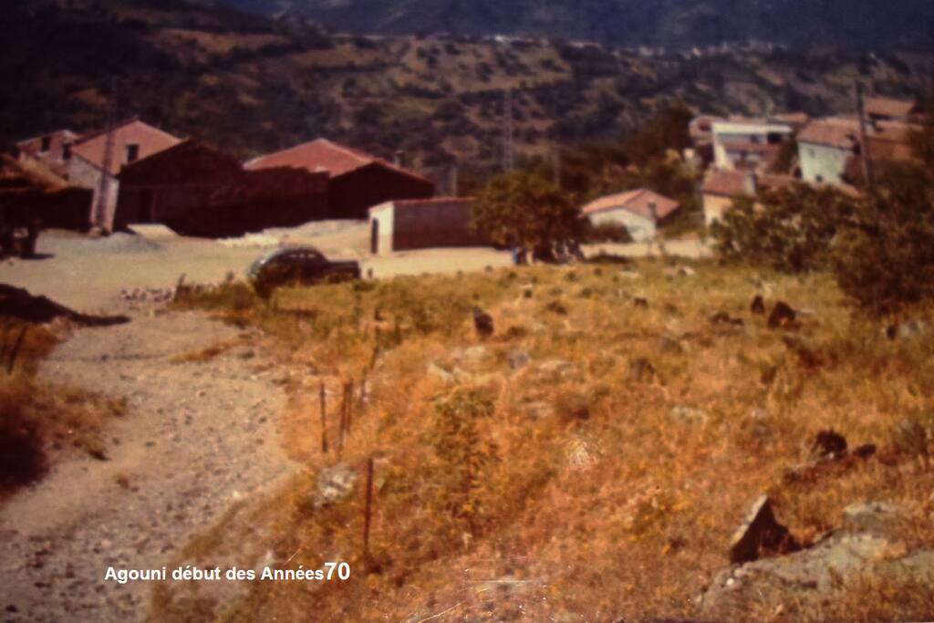 Plate-forme du village Agouni N'Teslent au cours Années 70