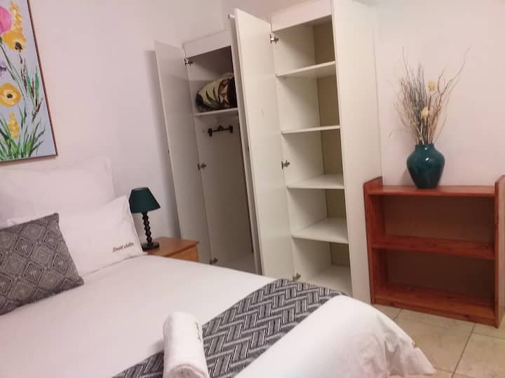 Kitanda cha watu wawili XLD