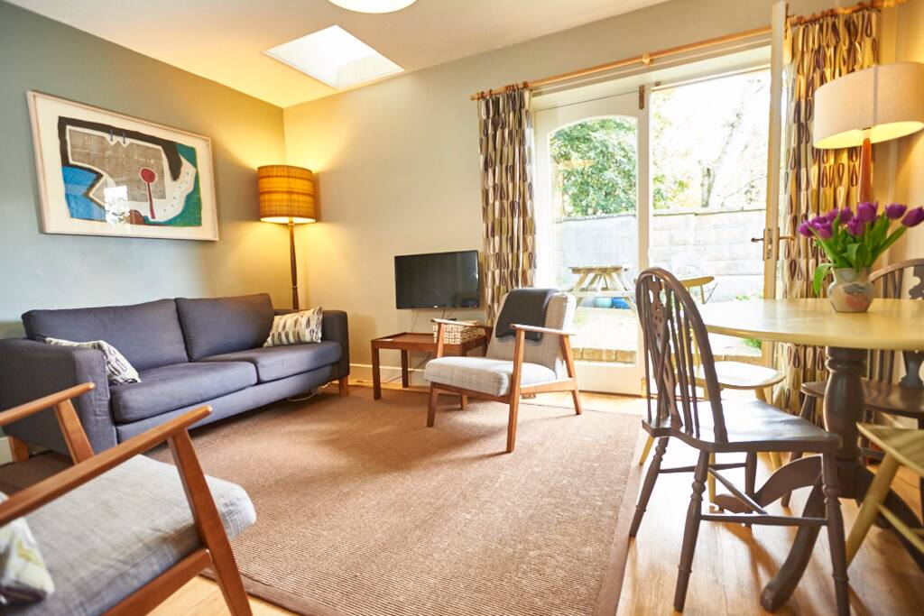 Sitting and dining area