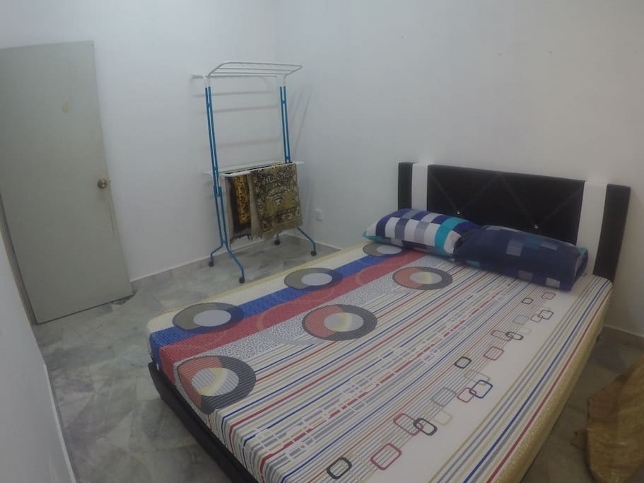 One bedroom with queen bed.