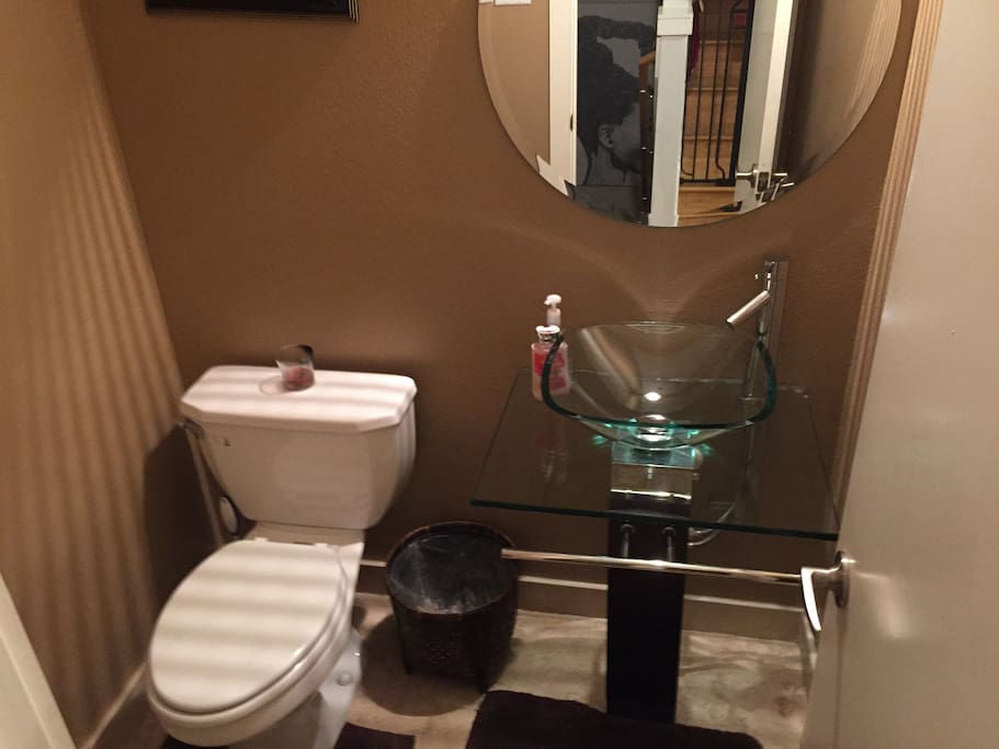 2nd Floor Bathroom