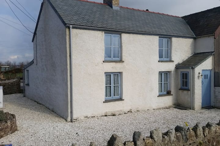 Pitton Moor Farm Cottages For Rent In Rosshili Gower Wales