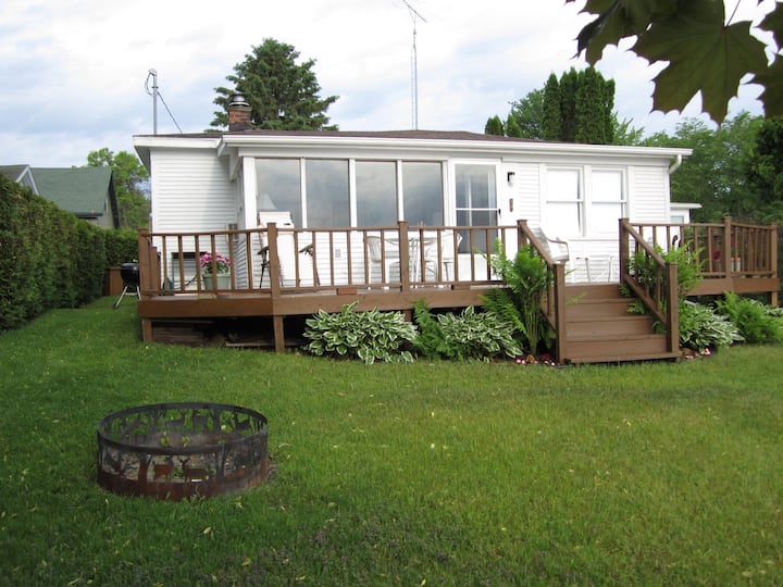 Cozy Lakefront Cottage Cottages for Rent in Chetek, Wisconsin, United