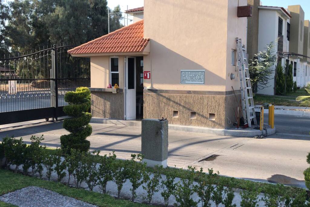 ENTRADA VIGILANCIA