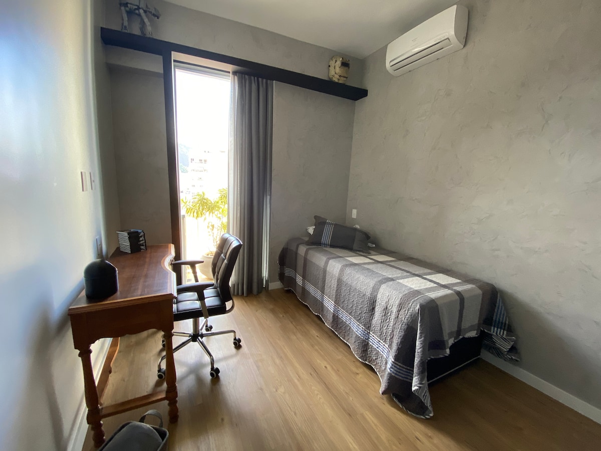 ერთი ოთახი 2