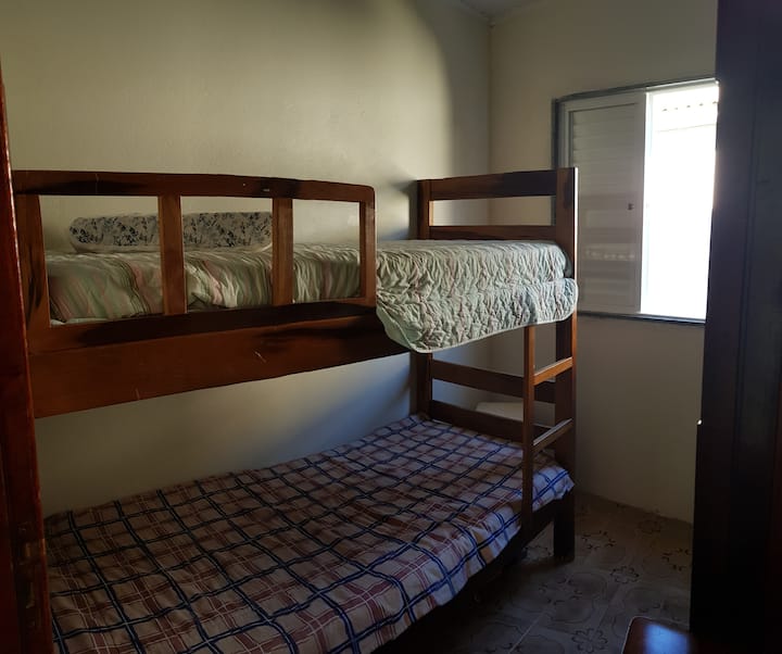 Dormitorio con litera.