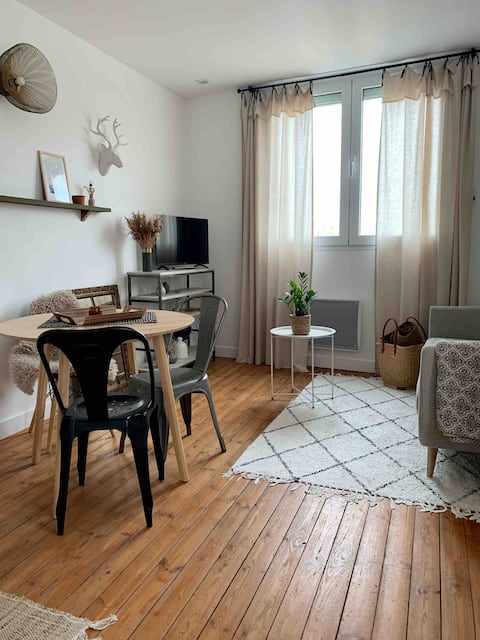 Top Airbnb: Charming 2-room apartment close to the sea in La Bernerie En Retz