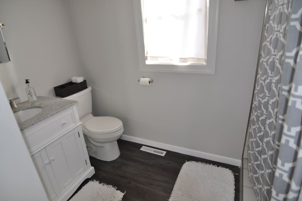 Main Floor Bathroom w/ full tile shower