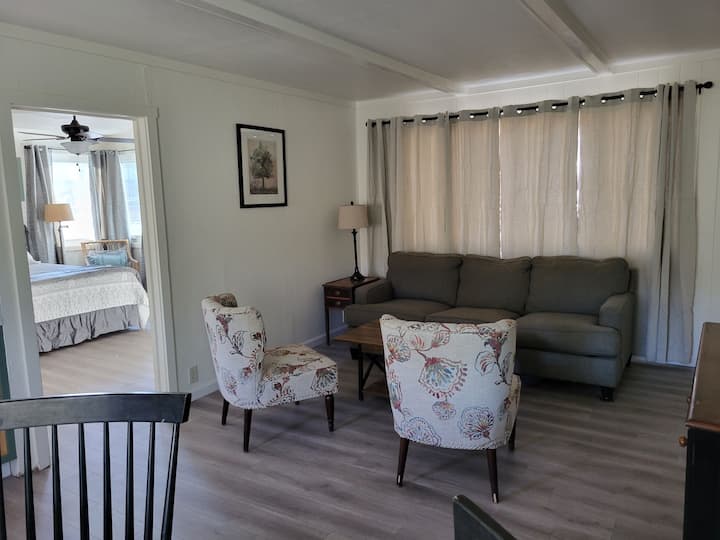 Charming Upstairs Apartment Near Yosemite/basslake - Oakhurst, CA