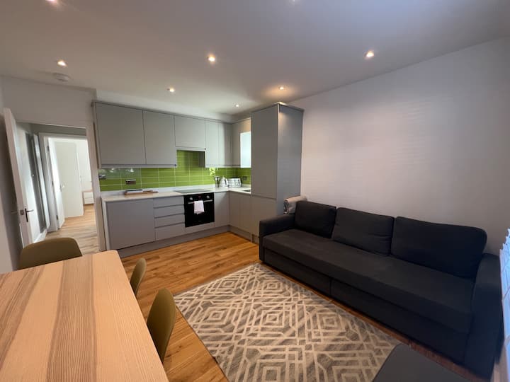 3 Bedroom New Home 7mins From Tottenham Stadium - London