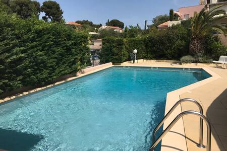 Cassis studio indépendant wifi  piscine