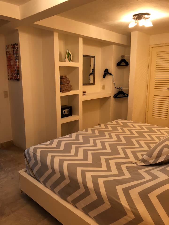 Спалня тип Кинг на долния етаж