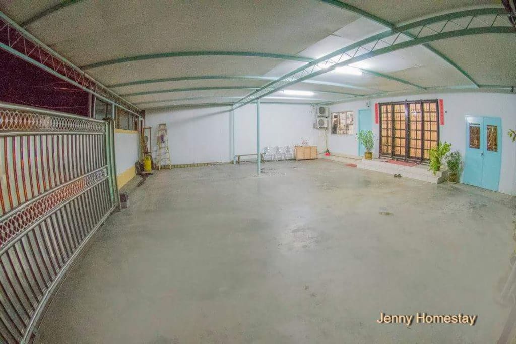 Spacious car porch for 4-5 cars