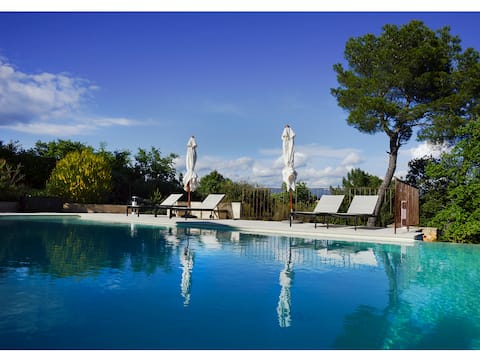 Panoramic view of the Luberon – Air conditioning