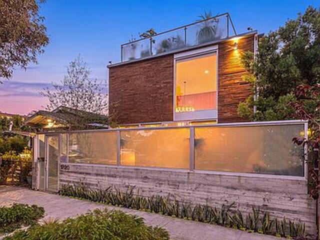 Zen Architectural Luxury Compound gallery image 2