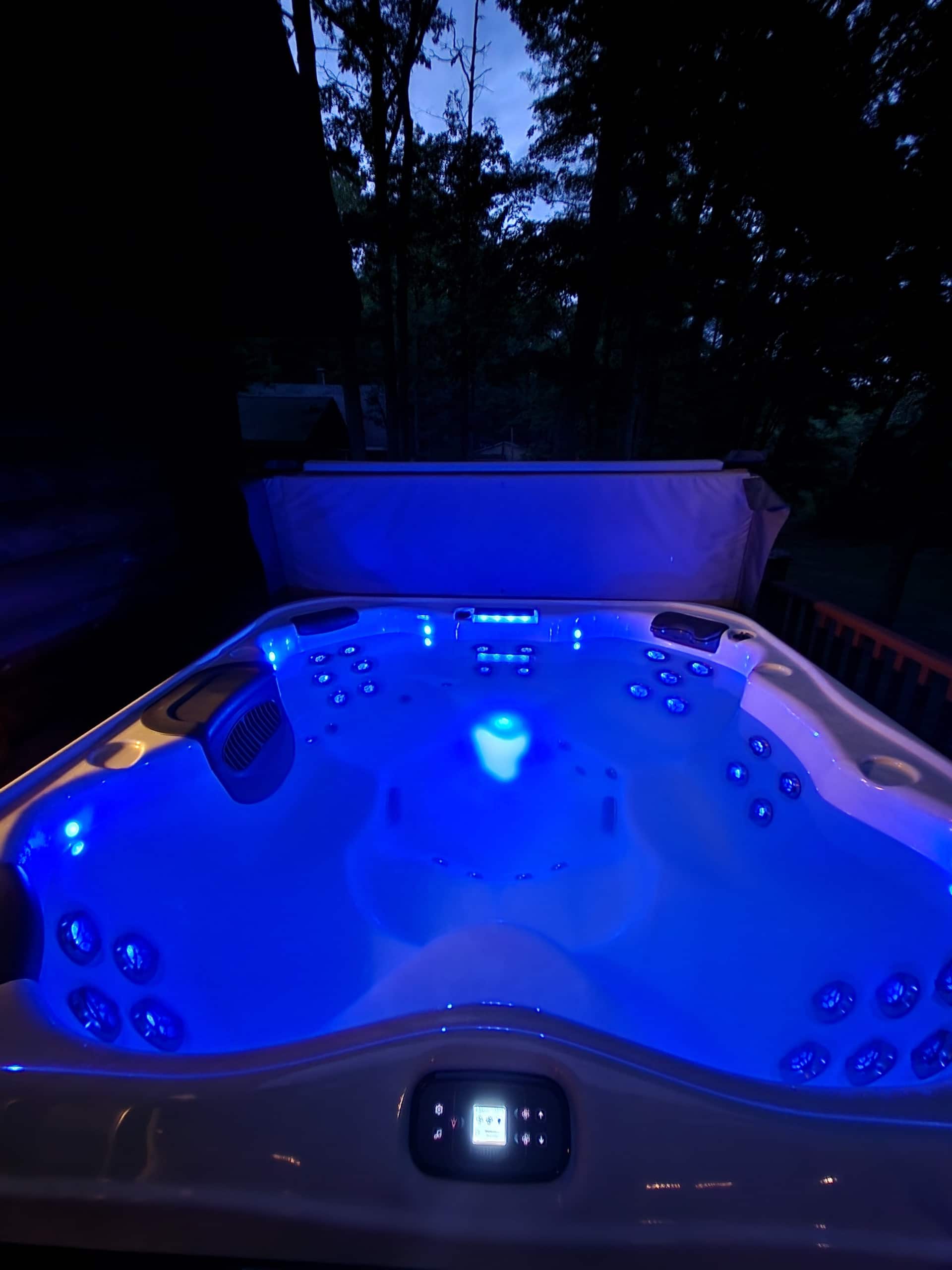 Black Bear Cottage-Hot Tub, Pet Friendly! — photo 3