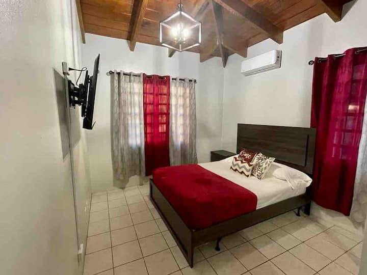 Chambre 2 Lit Queen avec climatisation et télévision intelligente