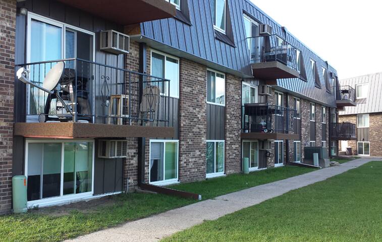 Beulah 2BR/1BA C-14 Turn-Key Alternative to Hotels