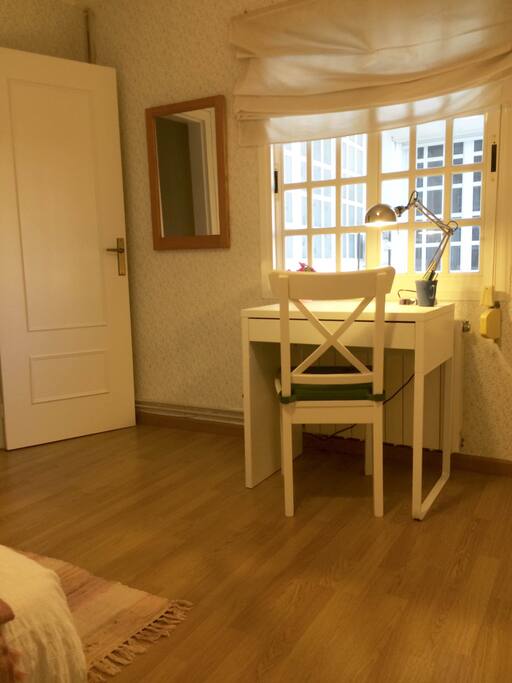 Dormitorio individual independiente