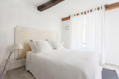 Room+in+Vernazza+historical+centre