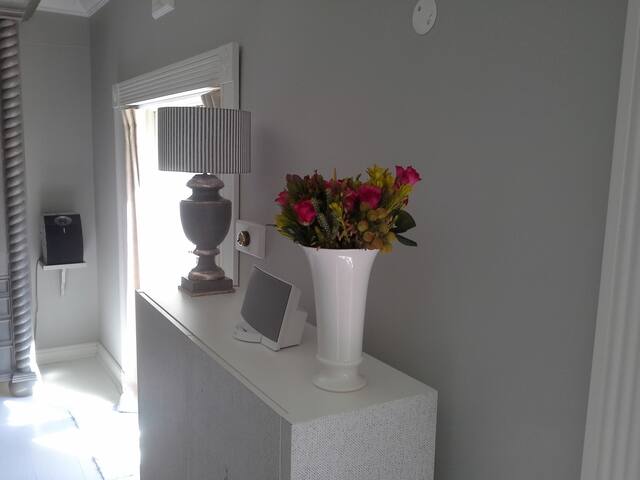 Camps Bay Parterre Apartment gallery image 4