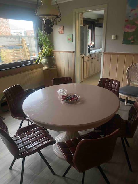 Nostalgic cottage in the center of Mol.