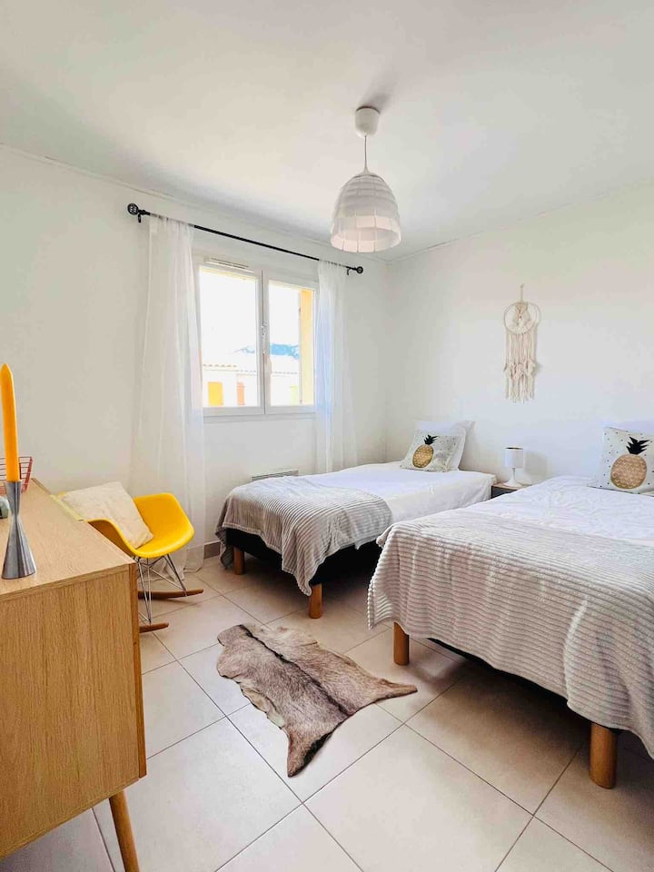 Chumba cha kulala 2 - vitanda vya mtu mmoja - vitanda pacha