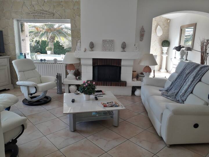 Villa En Provence - ibis Orange Centre