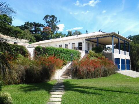 Charming colonial farm near Cunha