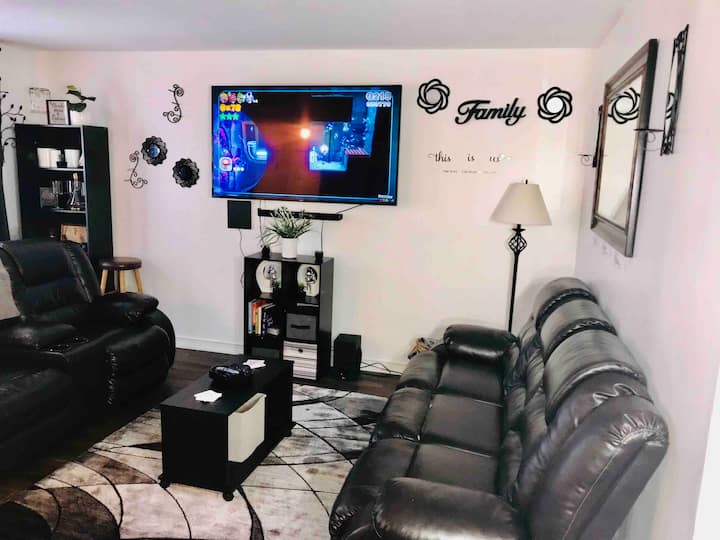 Cozy Elegant Corporate Getaway! 2 Bed/2 Bath Condo - 利堡